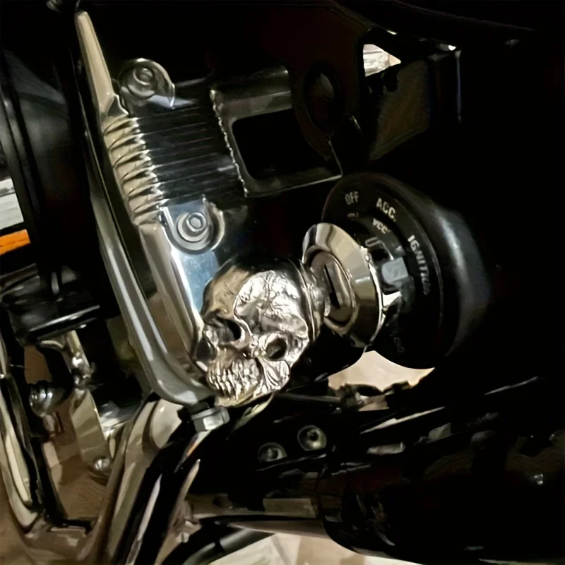 Stainless Steel Skull Motorcycle Key Decorative Hat, Unique Gift for Cyclists, Skull Keychain Decoration (Key Not Included)