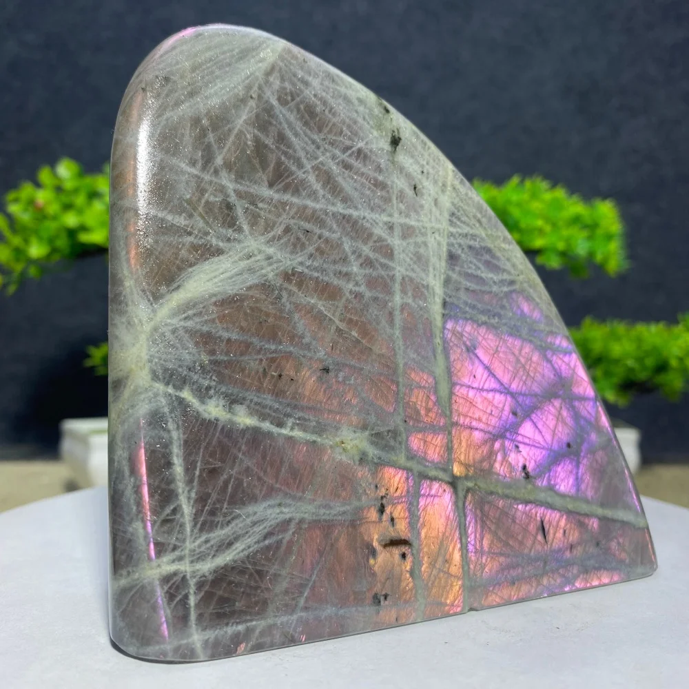 Natural Purple Light Labradorite Stone Meditation Crystal Gem Reiki Healing Chakra Grinder Decorative Mineral for Energy Healing