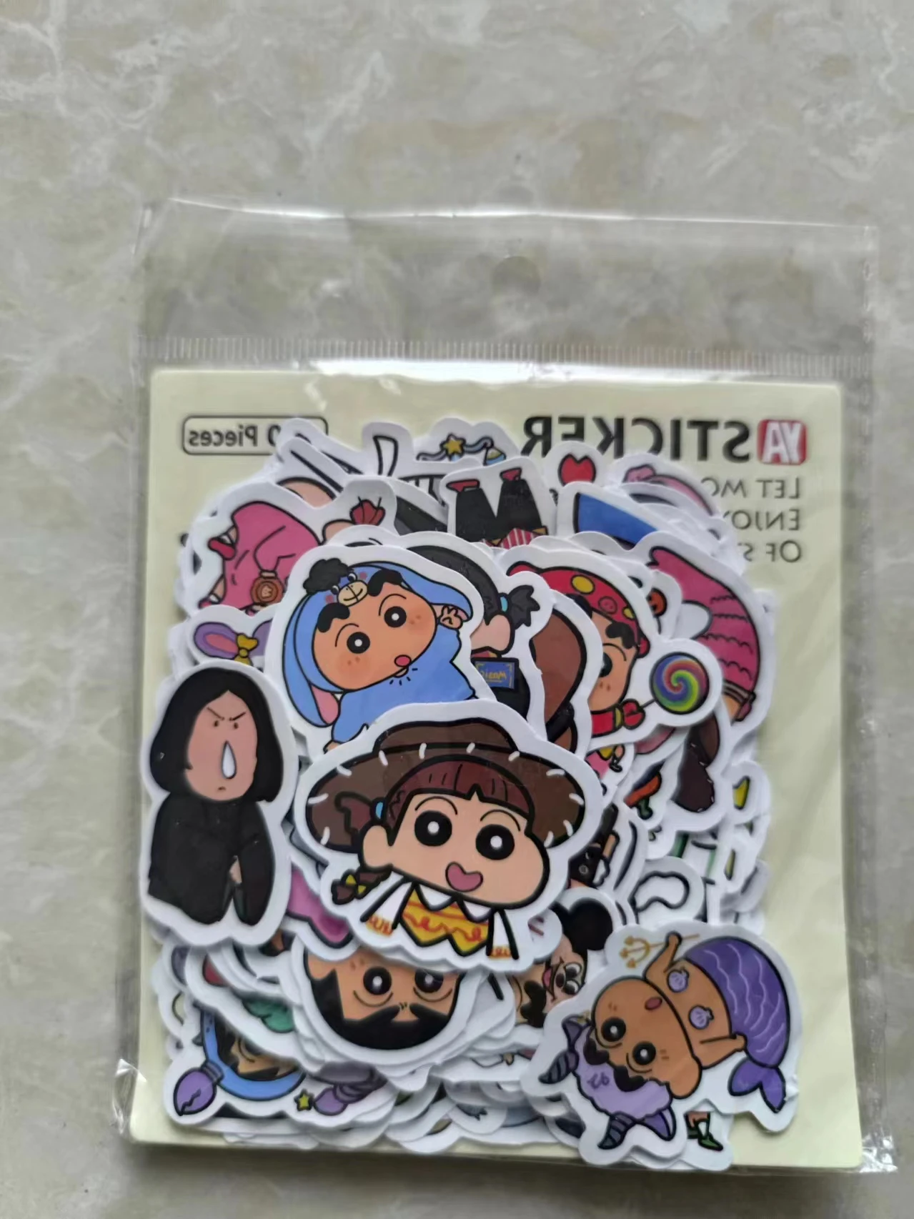 100PCS ไม่ซ้ําการ์ตูนน่ารัก Crayon Shin-Chan สติกเกอร์ส่วนบุคคลสร้างสรรค์ตกแต่งสติกเกอร์กันน้ํา Decals ของเล่นเด็ก