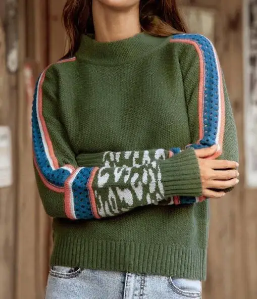 

2025 Autumn/winter Elegant New Hollow Leopard Pattern Design Round Neck Knitted Sweater Casual Loose Long Sleeve Sweater