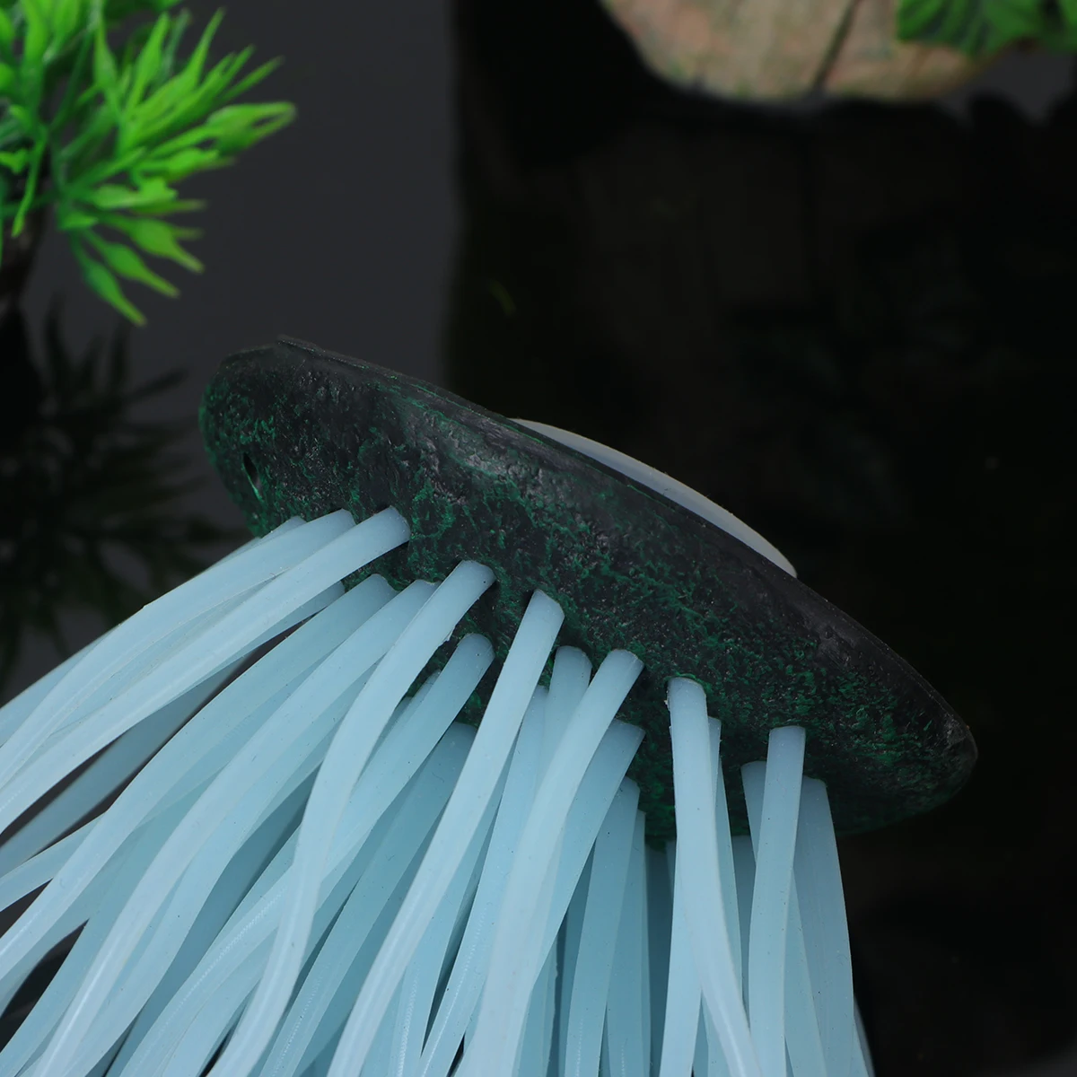 

Simulated Coral Fish Tank Decoration Aquarium Ornament Artificial Coral Resin Base Lifelike for Fresh Salt Water