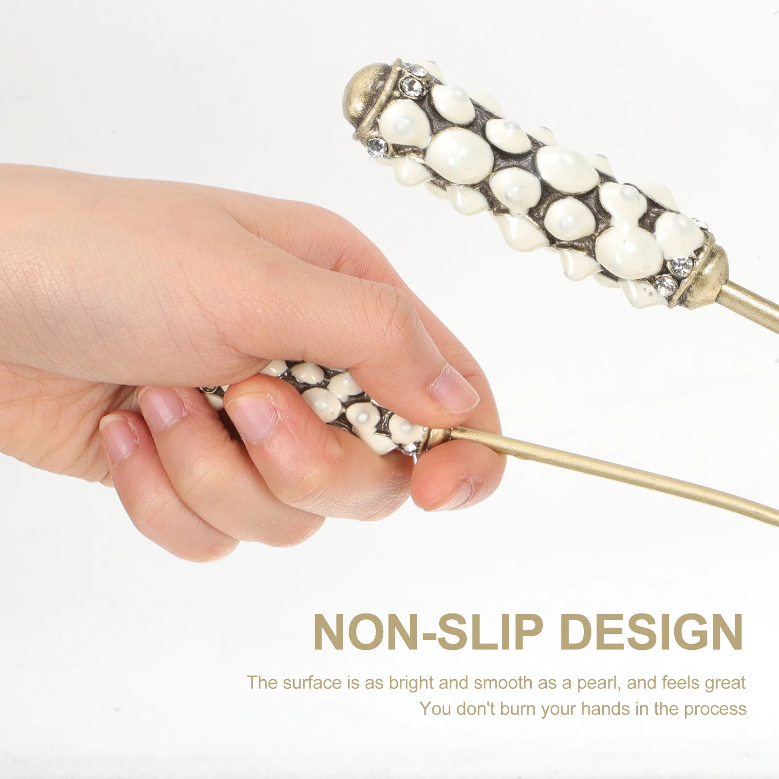 

Exquisite Flame Snuffer Tool Metal Extinguisher for Home Aromatherapy Candles Long Handle Wick Trimmer Decorative