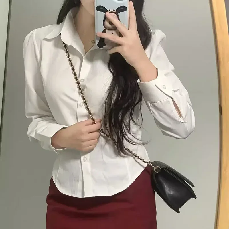 FANAN Preppy نمط قمصان بيضاء المرأة الكورية ضئيلة طويلة الأكمام مكتب قميص السيدات 2025 الربيع زر على الموضة التلبيب بلوزة قصيرة