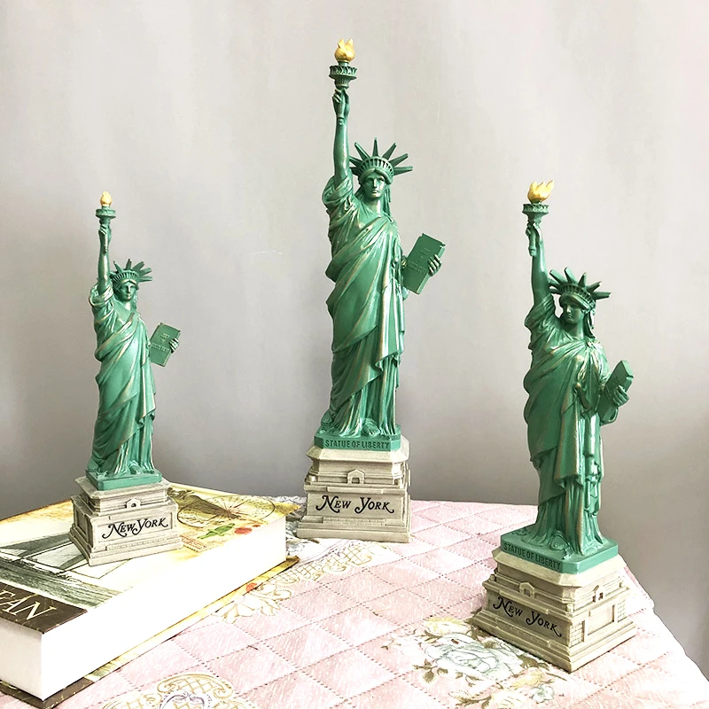 Resin Statue of Liberty New York USA Landmark Building Tourist Souvenir Home Office Desk Decoration Furnishing Gifts 23 27 39cm