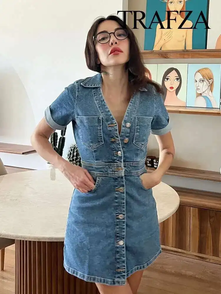 

Новинка 2025 года, однотонное джинсовое платье с короткими рукавами и карманами на пуговицах, облегающее модное винтажное шикарное уличное платье