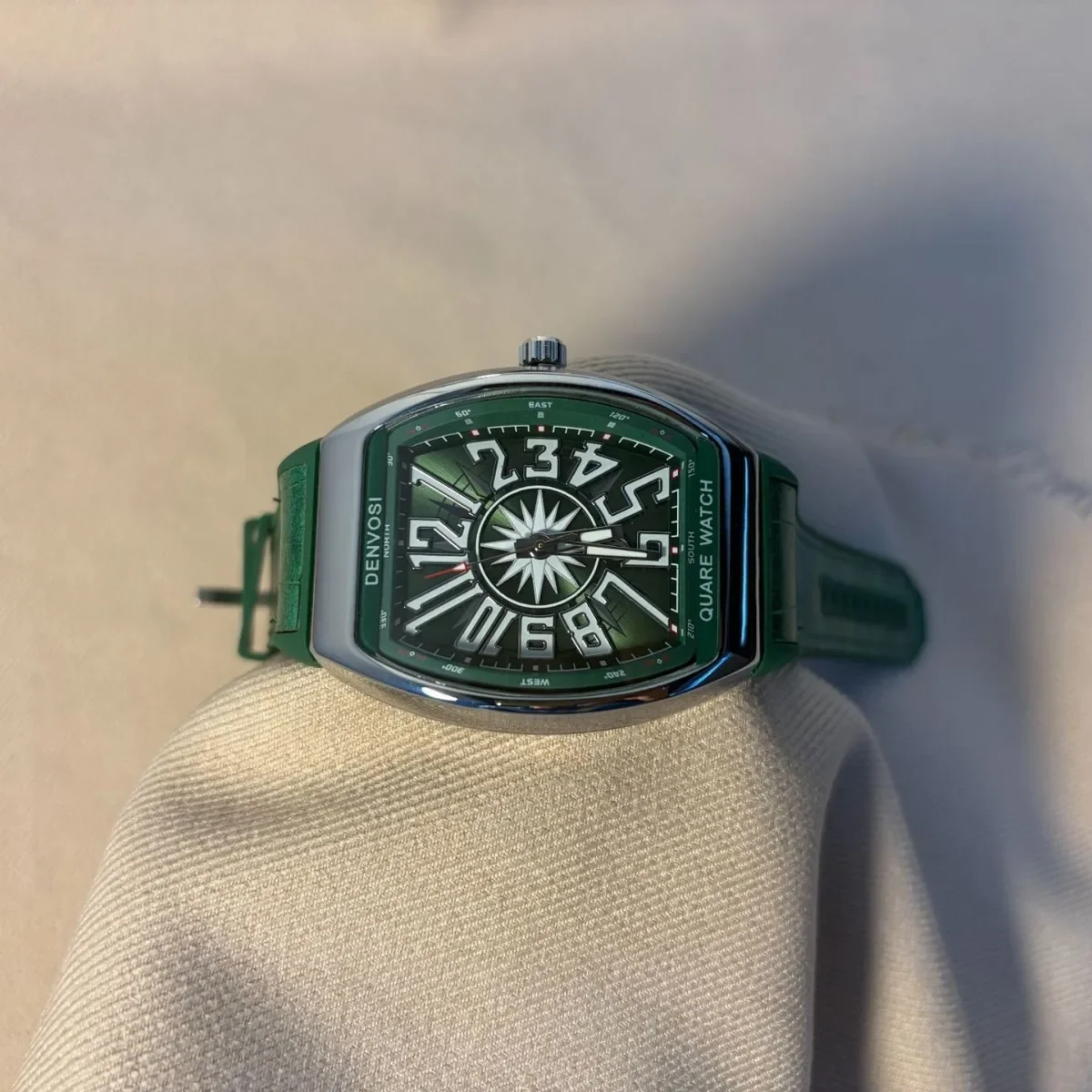 Unique Creative Business Quartz Watch Men Classic Colorful Tonneau Decorative Hot Selling Fashion Clock Mens Wristwatch Reloj