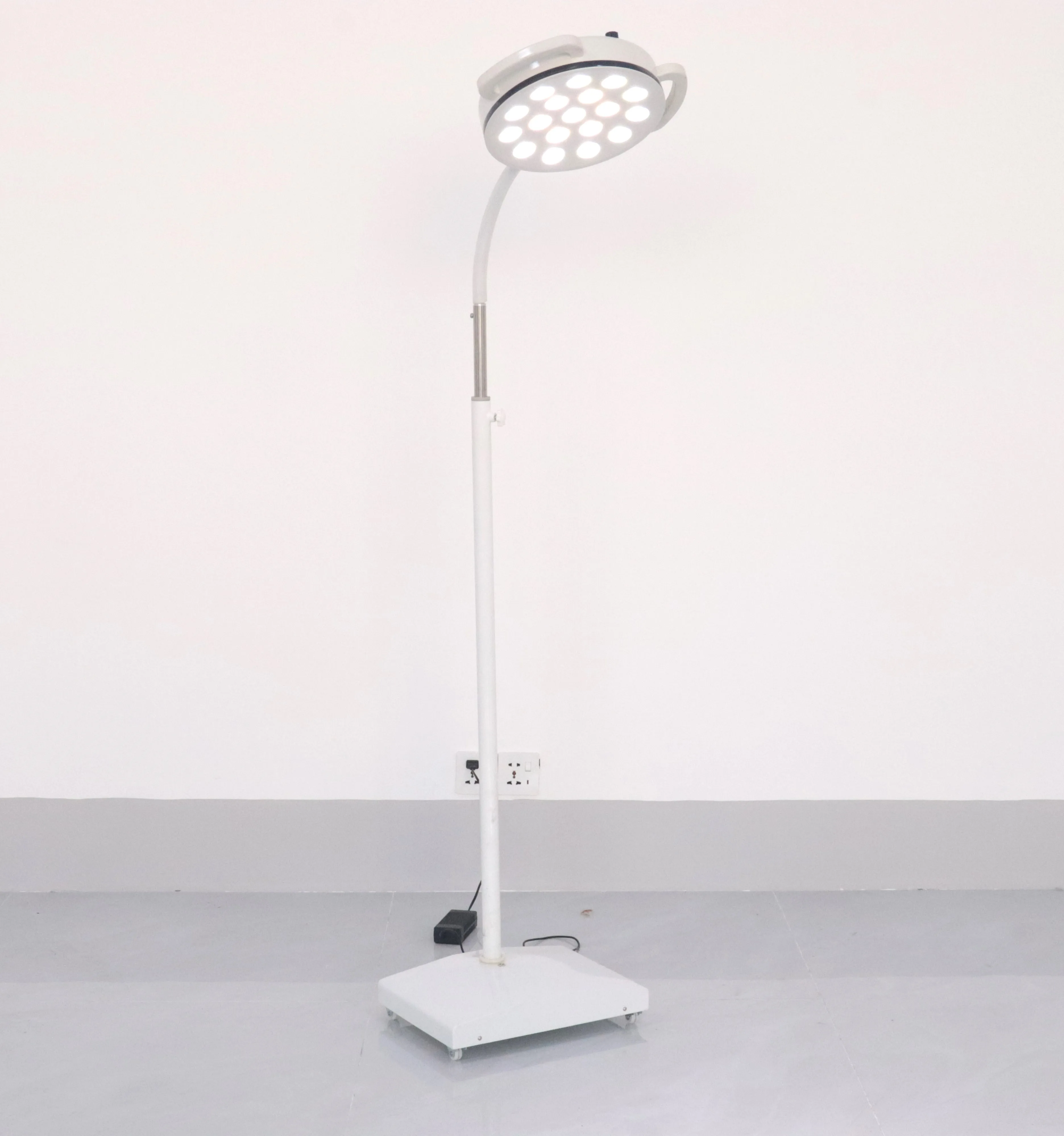 Vet Equipment Mobile Led Surgical Examination Lamp 3W*18 Lamp Beads Can Be Customized