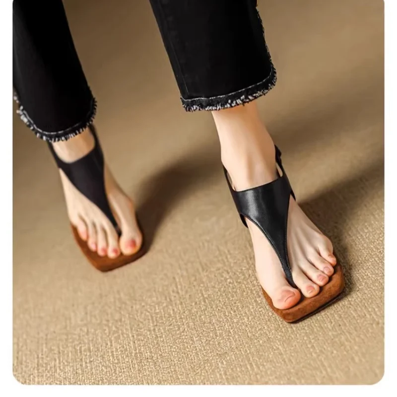 Clip Toe Sandals Women Mid Heels Shoes 2024 Fashion New Beach Slippers Designer Summer Cozy Pumps Slides Women Retro Trend Shoes