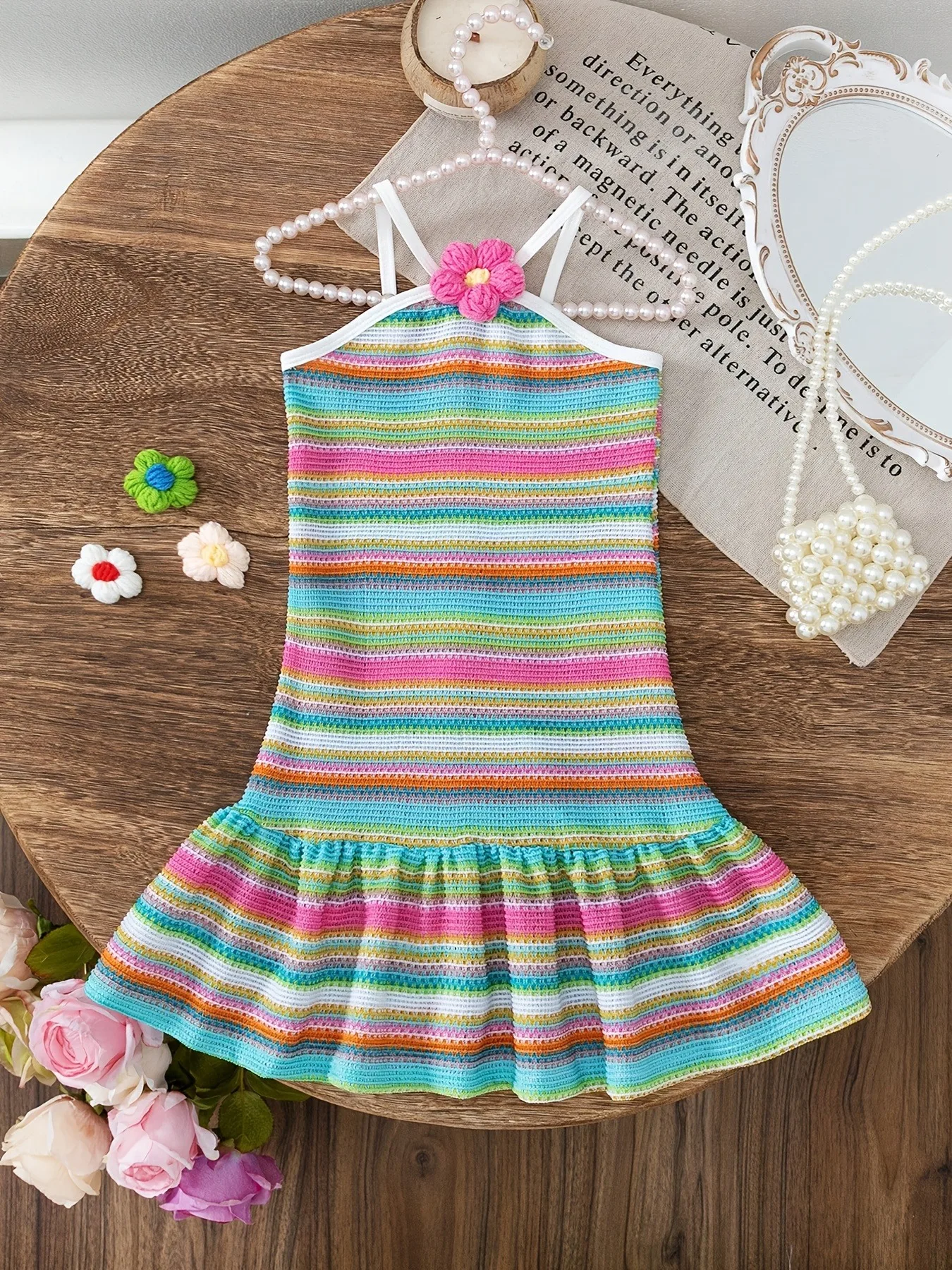 Bunt gestreiftes Strick-Minikleid für Kinder und Mädchen, figurbetontes Sommer-Sommerkleid mit 3D-Blumenhalter und Rüschensaum