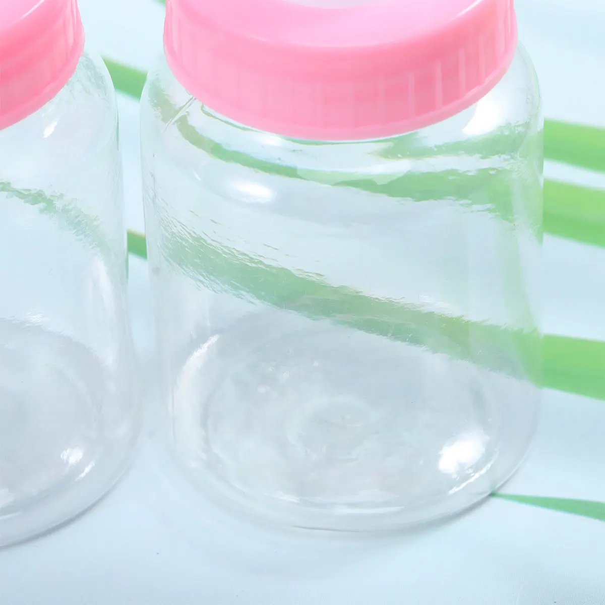 36Pcs Cute Milk Bottle Shaped Candy Boxes Plastic Gift Containers for Baby Shower Party Favors Snacks Small Gifts Storage