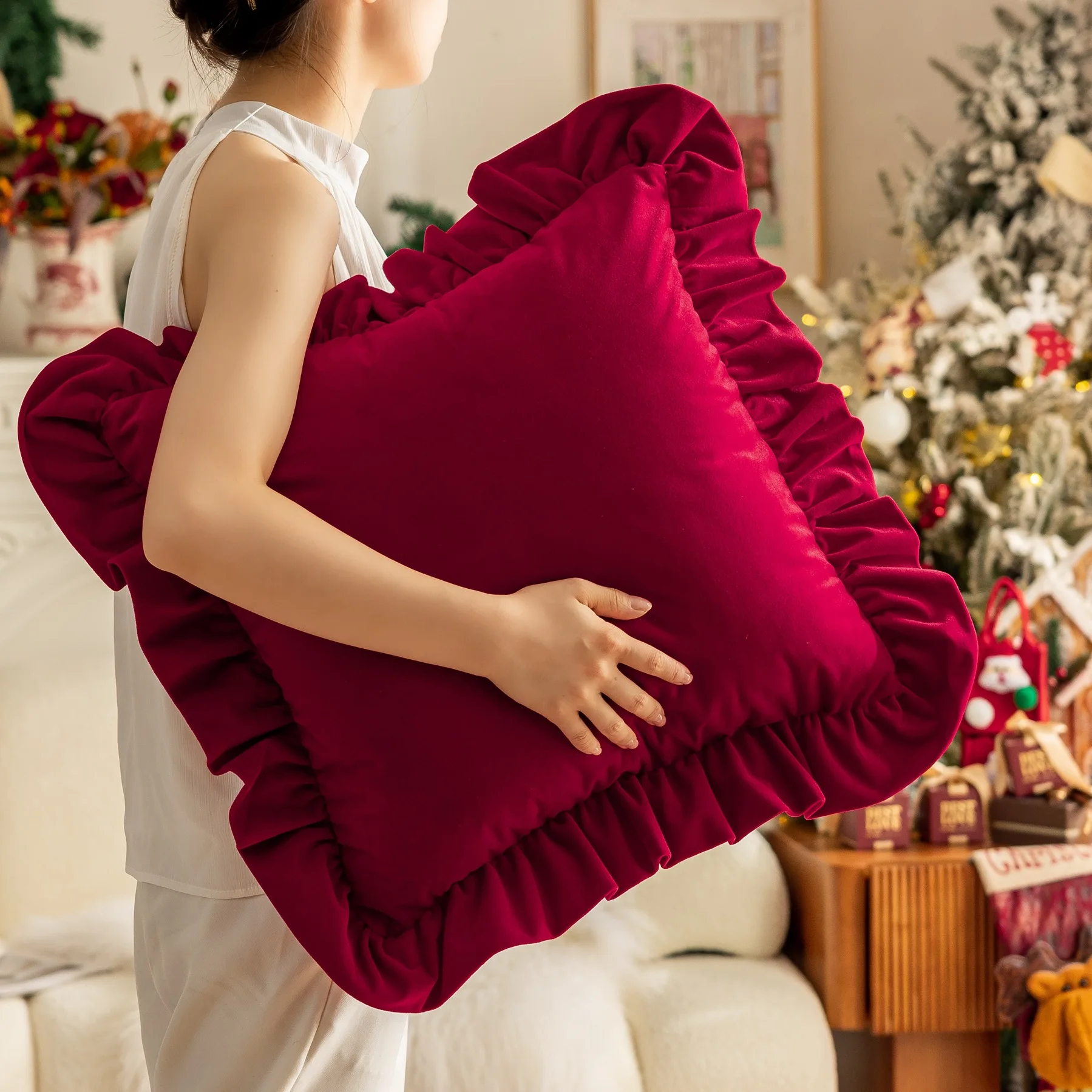 Red and Green Christmas Cushion Cover Solid Color Velvet Pillow Covers Decorative 3D Floral Ruffled Edge Patchwork Pillowcase