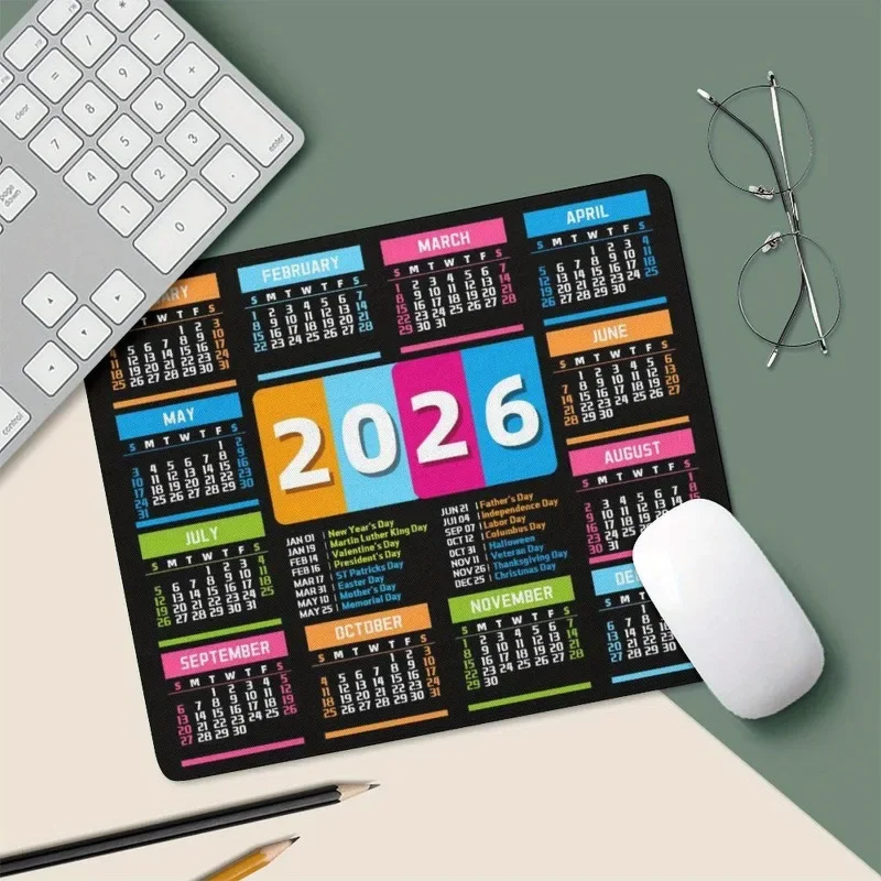أحدث لوحة ماوس ألعاب بتصميم تقويم 2026، مع مطاط مضاد للانزلاق مناسب للمنزل والمكتب - لوحة ماوس باللونين الأبيض والأسود