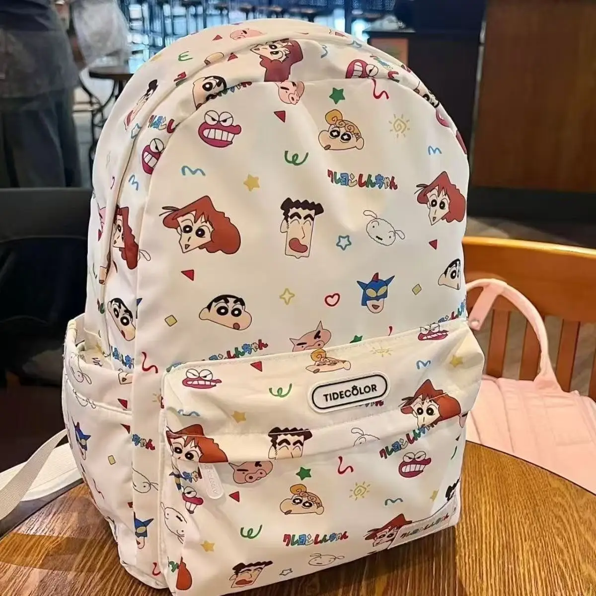 Crayon Shin-chan Rucksack mit Vollflächendruck, niedlicher Schulrucksack im Ins-Stil, leichter, geräumiger Tagesrucksack für den Pendelverkehr