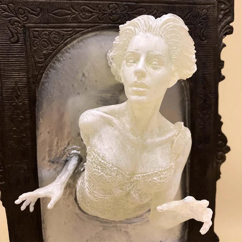 New Halloween Ghost Mirror Wall Resin Figure Terror Devil's Hand Home Wall Decoration Interior Accessories Creative Photo Frame