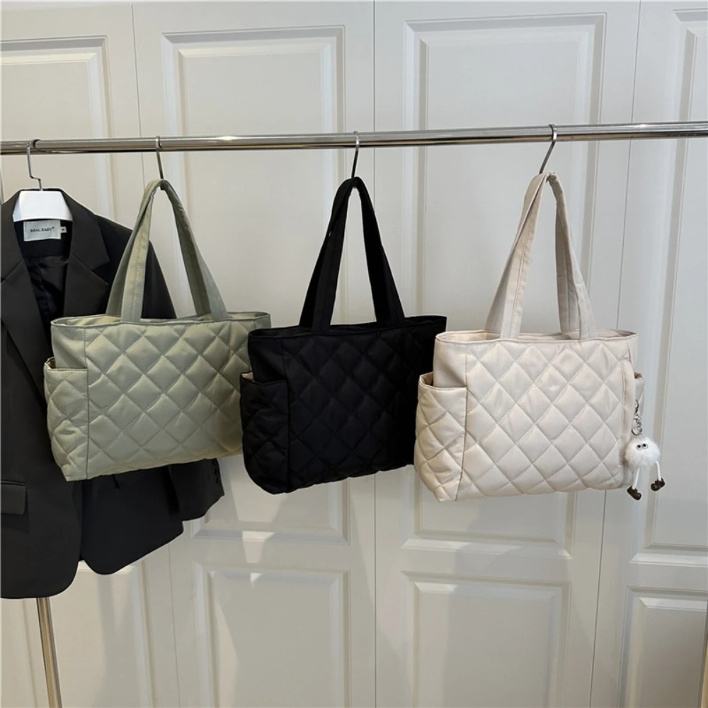 bolsa-tote-acolchoada-elegante-com-decoracao-de-bolsa-de-pelucia-fofa-bolsa-de-ombro-de-lazer-de-outono-de-grande-capacidade-para-deslocamento-diario