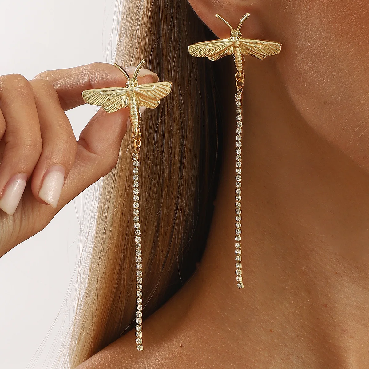 

Personalized Retro Rhinestone Dragonfly Earrings ZA Geometric Niche High-End Fringe Long Earrings