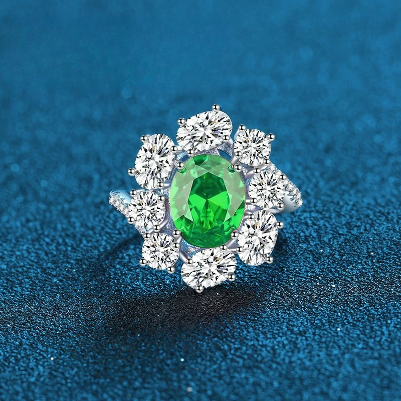 

PT950 Platinum Artificially Cultivated Gemstone Emerald Red Diamond Powder Diamond Ring Micro Inlaid Ring for Women's Fashion