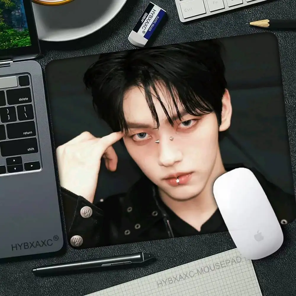 1pc Sänger S-Soobin Mousepad Kleine LockEdge Für Gamer Computer Schreibtisch Pad Rechteckige Anti-slip Gummi