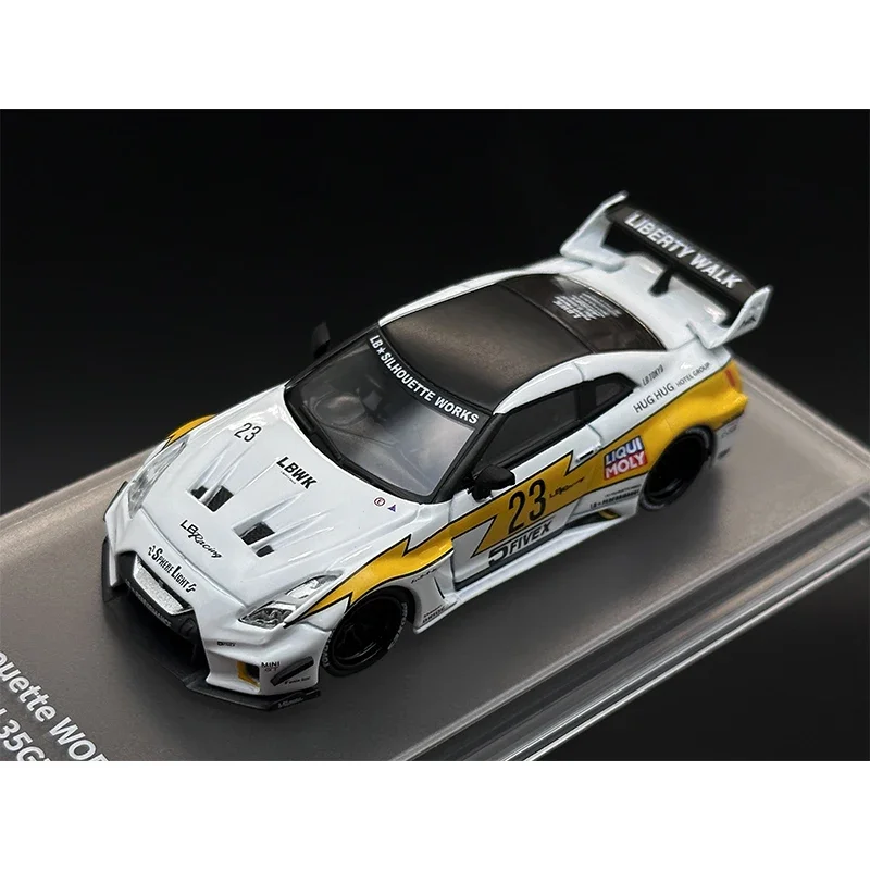 LBWK GTR R35 Super Silhouette 35GT-RR White Flash Diecast Diorama Car Model Collection Toys, CM 1:64