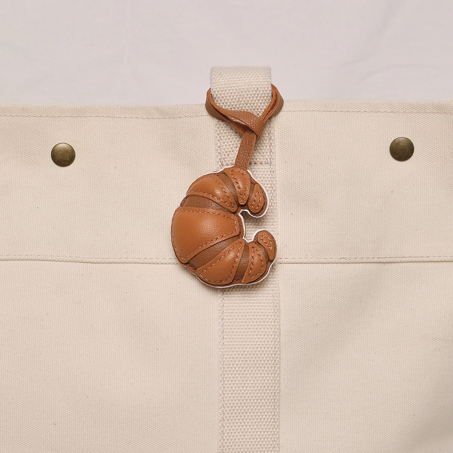 Handgemachte Schaffell Croissant Echtleder Tasche Charm Schlüsselanhänger Kawaii Tier Tasche Rucksack Charms Paar Freund Schmuck Geschenk – Detail 3