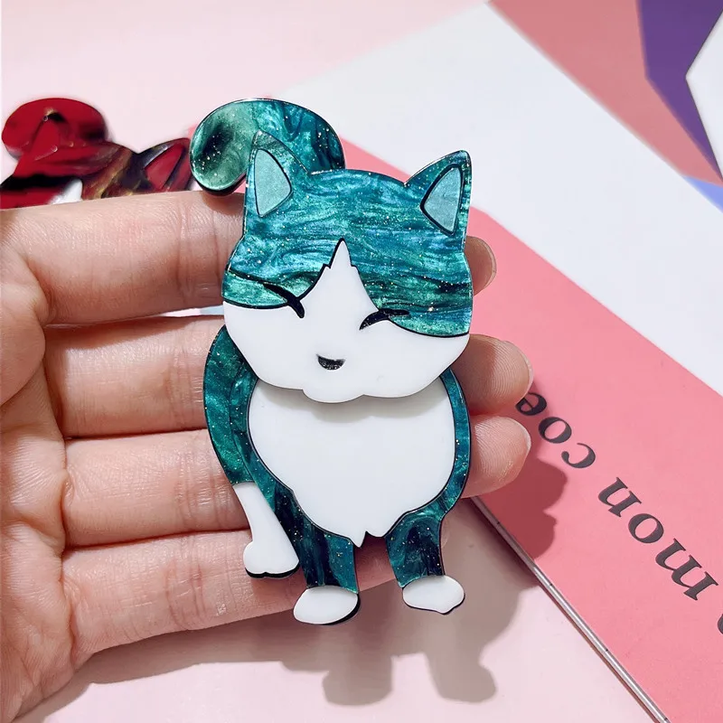 Cartoon Cute Tricolor Cat Animal Brooch Pins Fashion Acrylic Metal Personality Brooches for Women Clothing Accessories