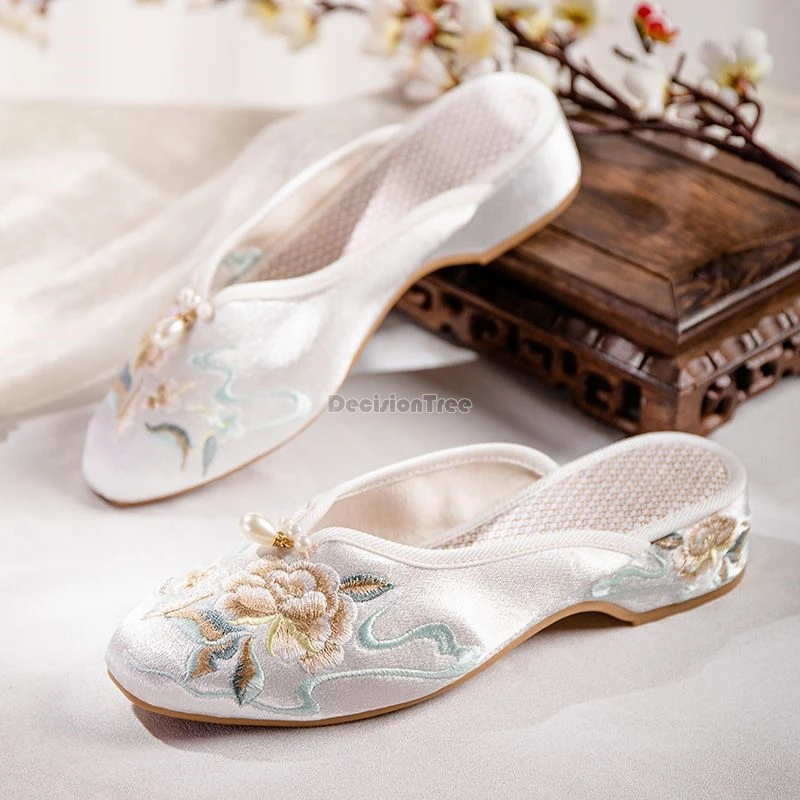 2024 chinese ethnic style pointed silk shoes handmade embroidered old beijing cloth shoes classical versatile hanfu accessory