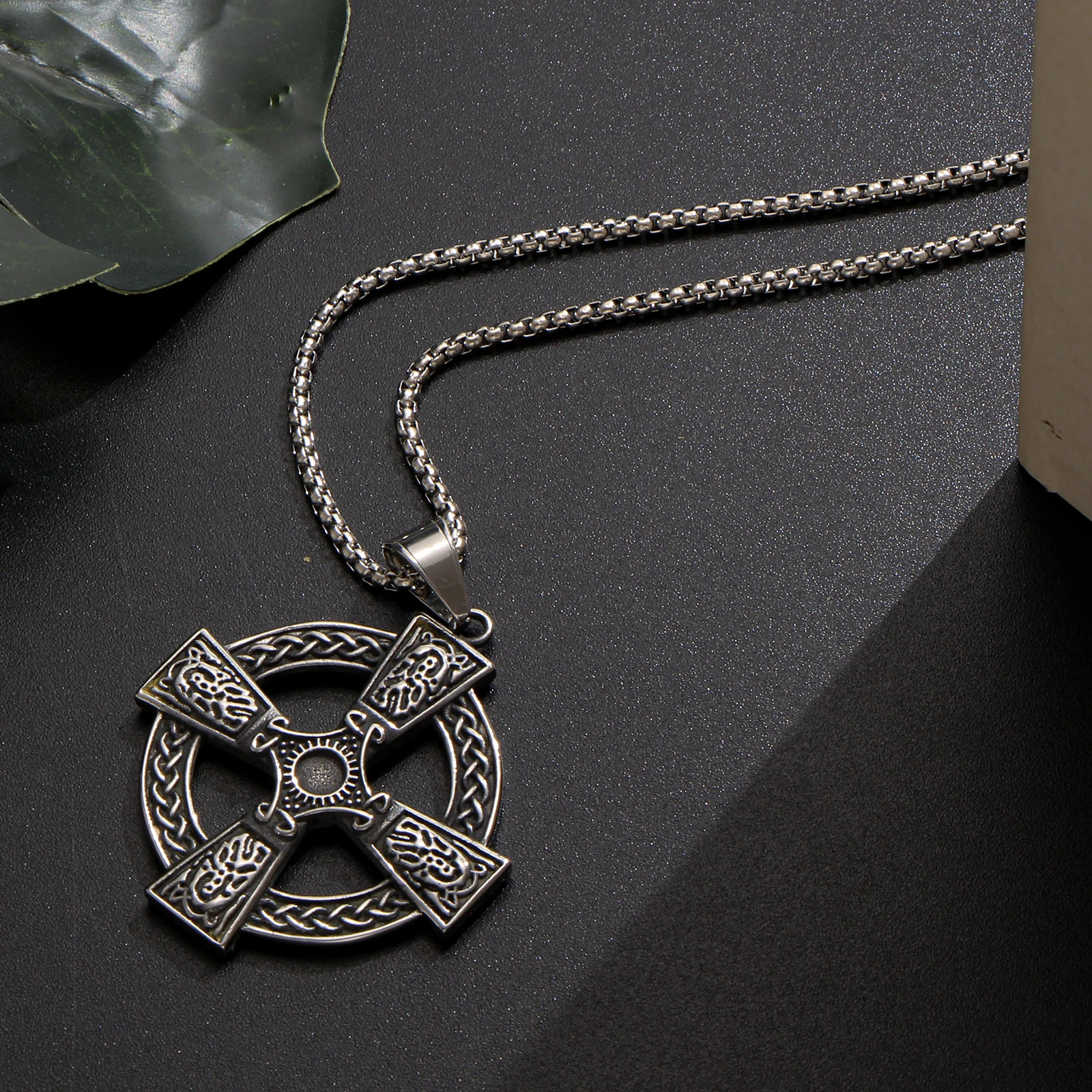 LNCHRAN Men 316L Stainless Steel Antique Celtic Solar Cross Pendant Necklace Box Chain Irish Vintage Jewelry Gift For Men - view 2