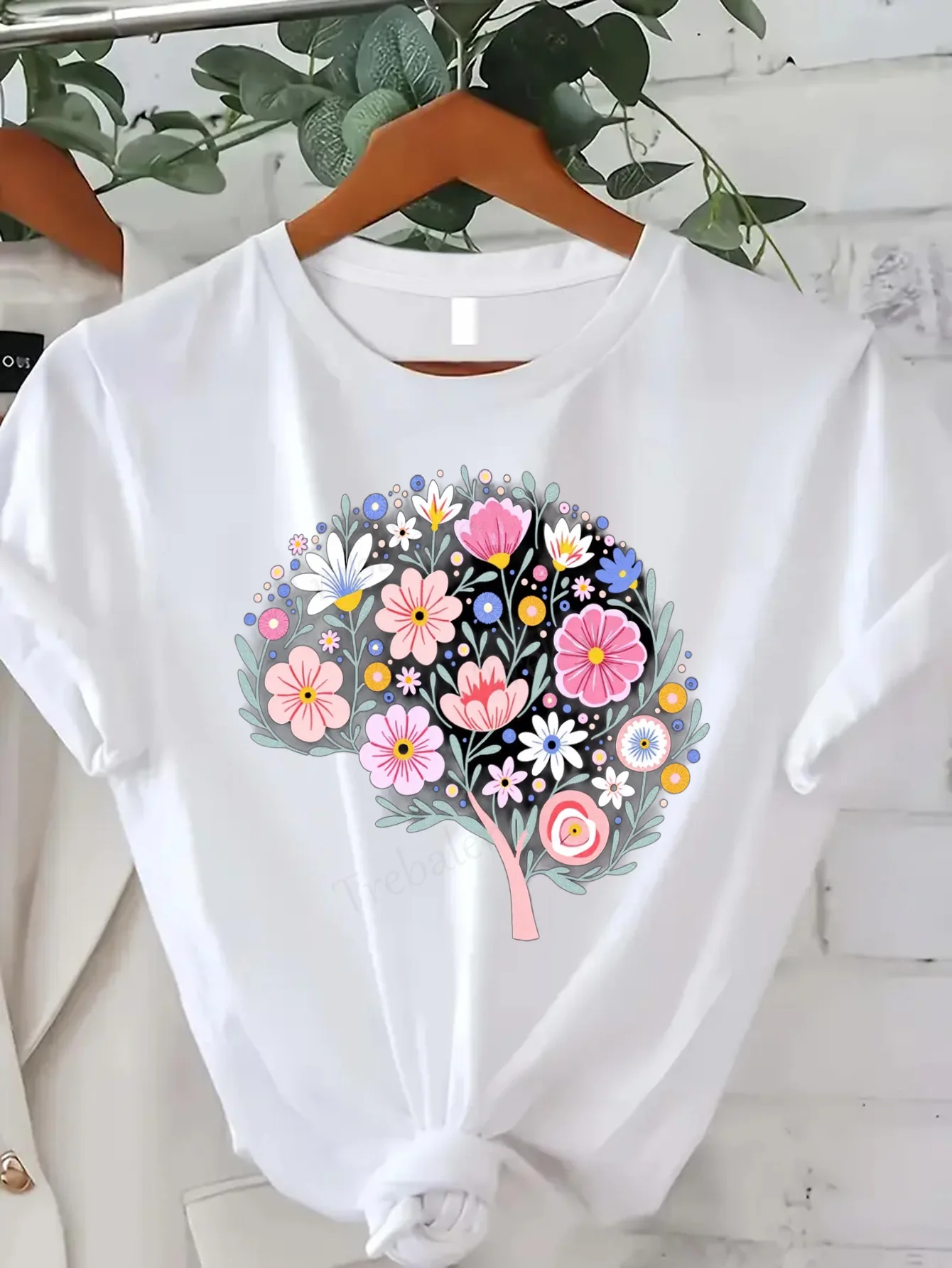 

Женская футболка с цветочным принтом дерева Женская футболка — милый и сексуальный летний топ