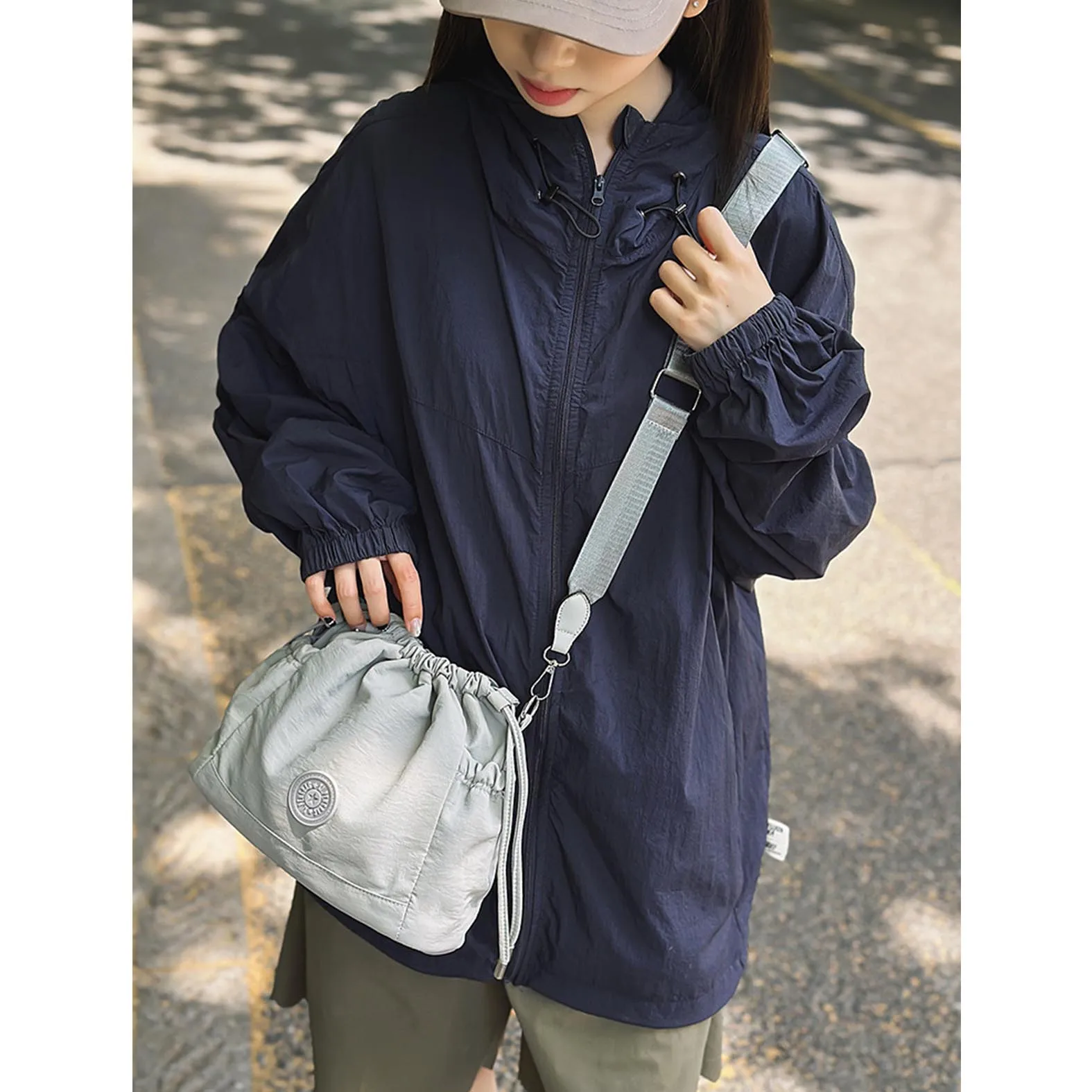 

Lightweight and versatile crossbody bag, new 2025 drawstring drawstring drawstring, travel bag for outdoor use,ins crossbody bag