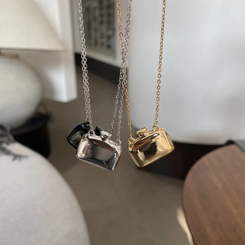 Gleiche Quadratische Pullover Kette Legierung Männer Frauen Persönlichkeit Luxus Hochwertige Duftenden Wasser Flasche Lange Halskette Mode Schmuck – Detail 3