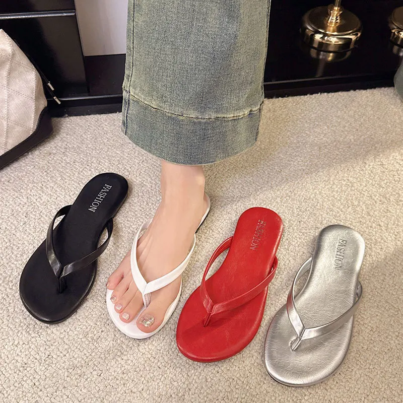 Popular Flat Flip-flops for Women, New Summer Outwear, Beach Vacation Sandals