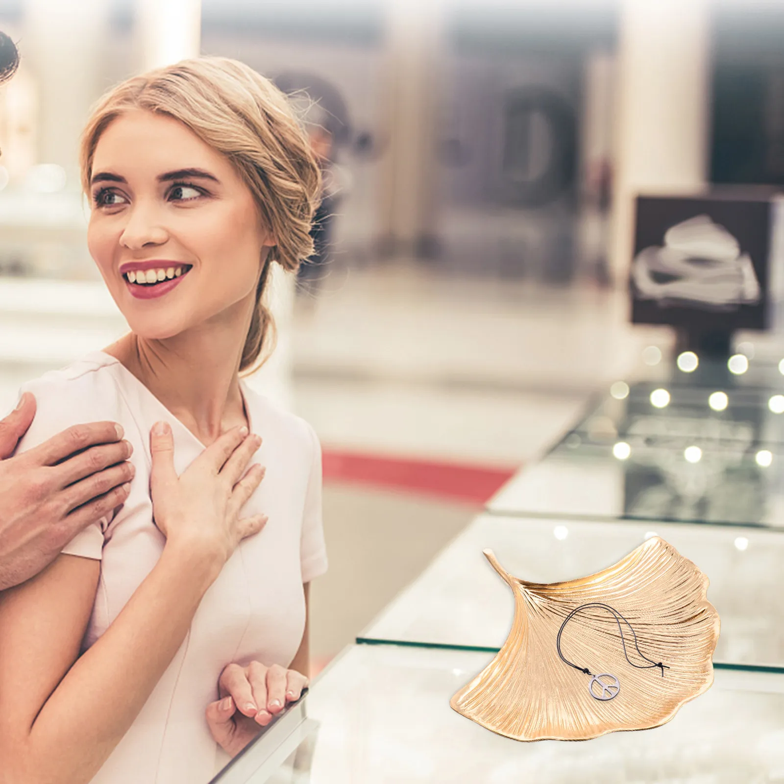 

1Pcs Ginkgo Leaf Jewelry Holder Functional Storage Tray Compact Design for Jewelry Collection Tabletop Ornament Use