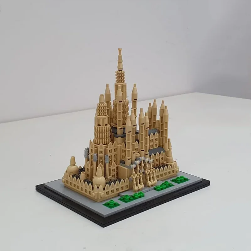 MOC-23119 Basílica I Temple Expiatori De La Sagrada Família Atonement Architecture Building Blocks Classic Model Brick Toys Gift