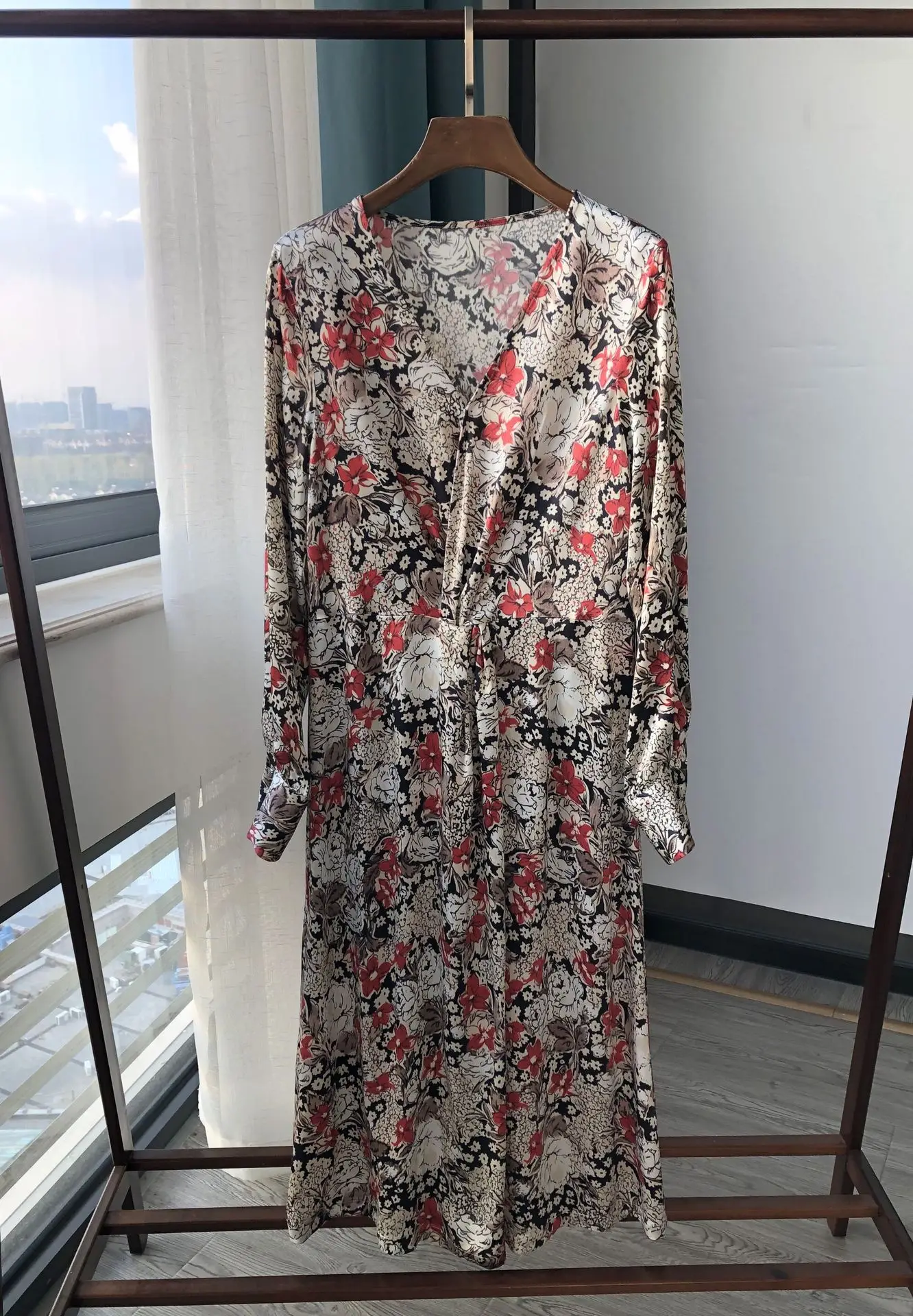 

V-Neck Dress Women's 100% Viscose Floral Print Smooth Long Sleeve Lady Long Dress for Early Autumn