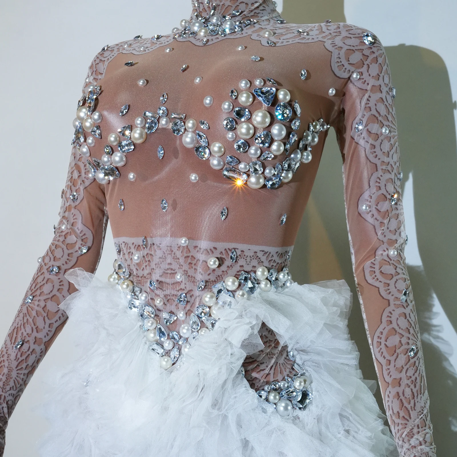 Funkelnder Strass-Body für Damen, elastisches Netz, Rüschen, Kristall-Trikot, Nachtclub, Tänzerin, Kostüm, Bühnenkleidung, Party, Bar, Lied-Outfit