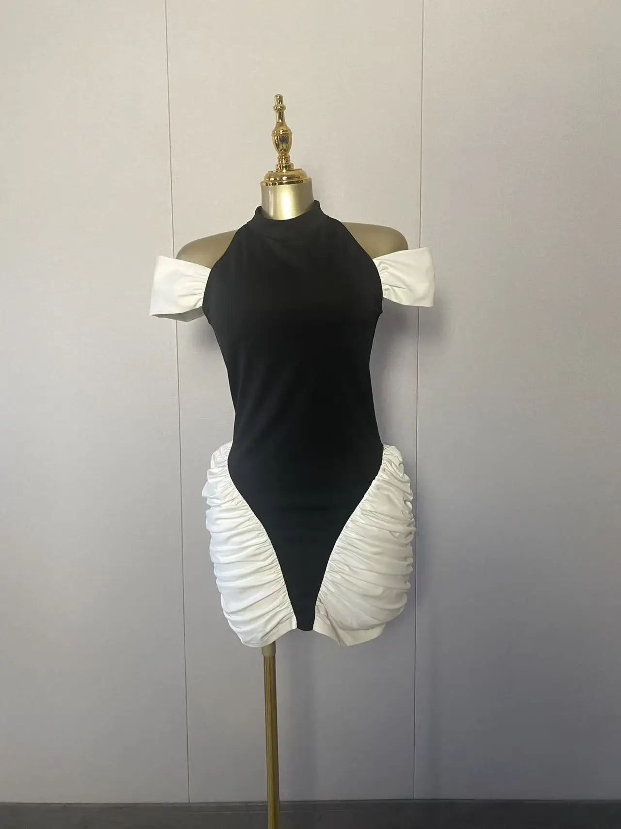 

2025 New Women Sexy Sleeveless Halter Patchwork Black Midi Bodycon Dress 2025 Elegant Evening Club Luxury Birthday Party Dresses