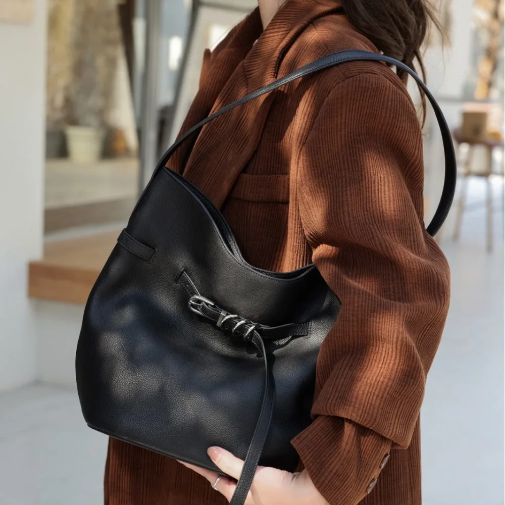 

High Value and Large Capacity First Layer Cowhide Fashion Classic High-end Versatile Shoulder Autumn Winter New Retro Bag Women