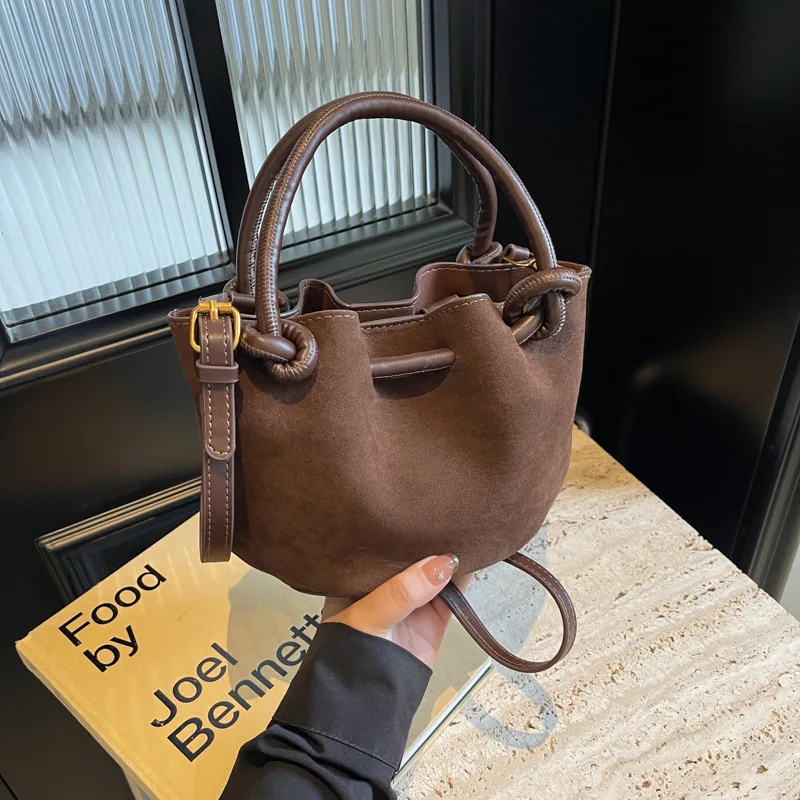 豪華なベルベットハンドバッグ、バケットバッグ、ファッショナブルなショルダー-クロスボディ、折りたたみ式野菜バスケットバッグ、女性用、普段使いに