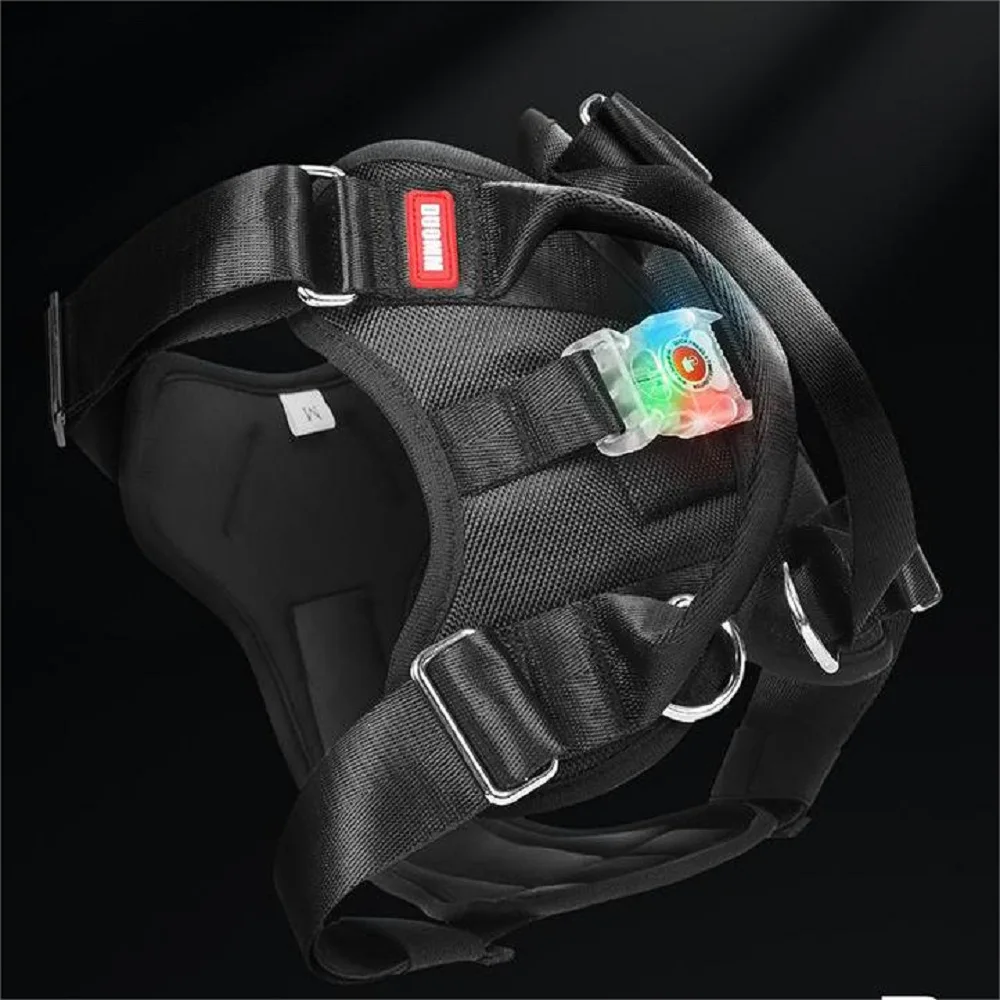 Pet chest and shoulder strap: breathable durable explosion-proof dog chest and shoulder strap night flash buckle pet leash