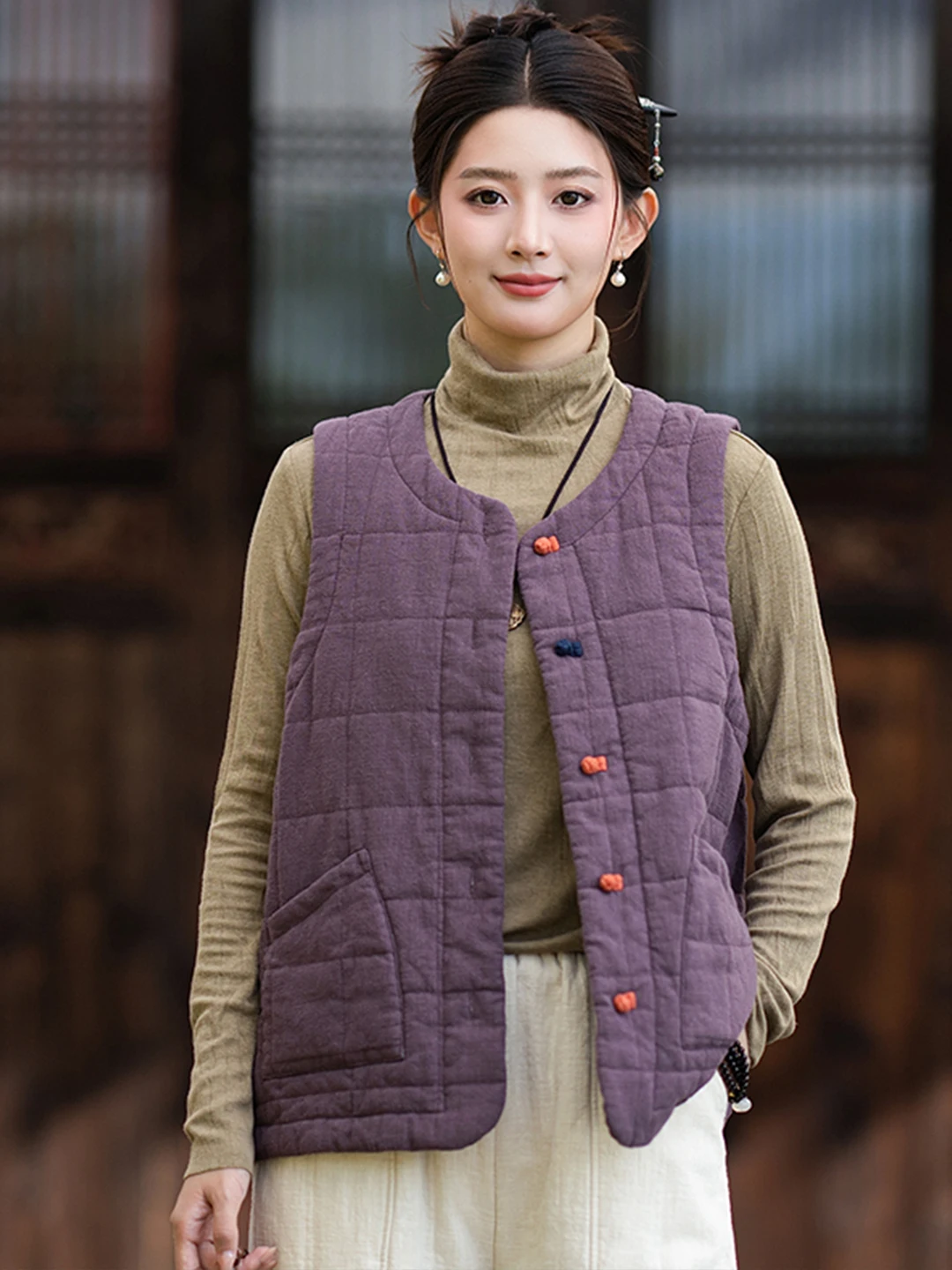 New Chinese Style Women's Cotton Linen Vest Sleeveless Stand Collar Buttoned Outerwear Warmth Short Length Loose Fit Jacket