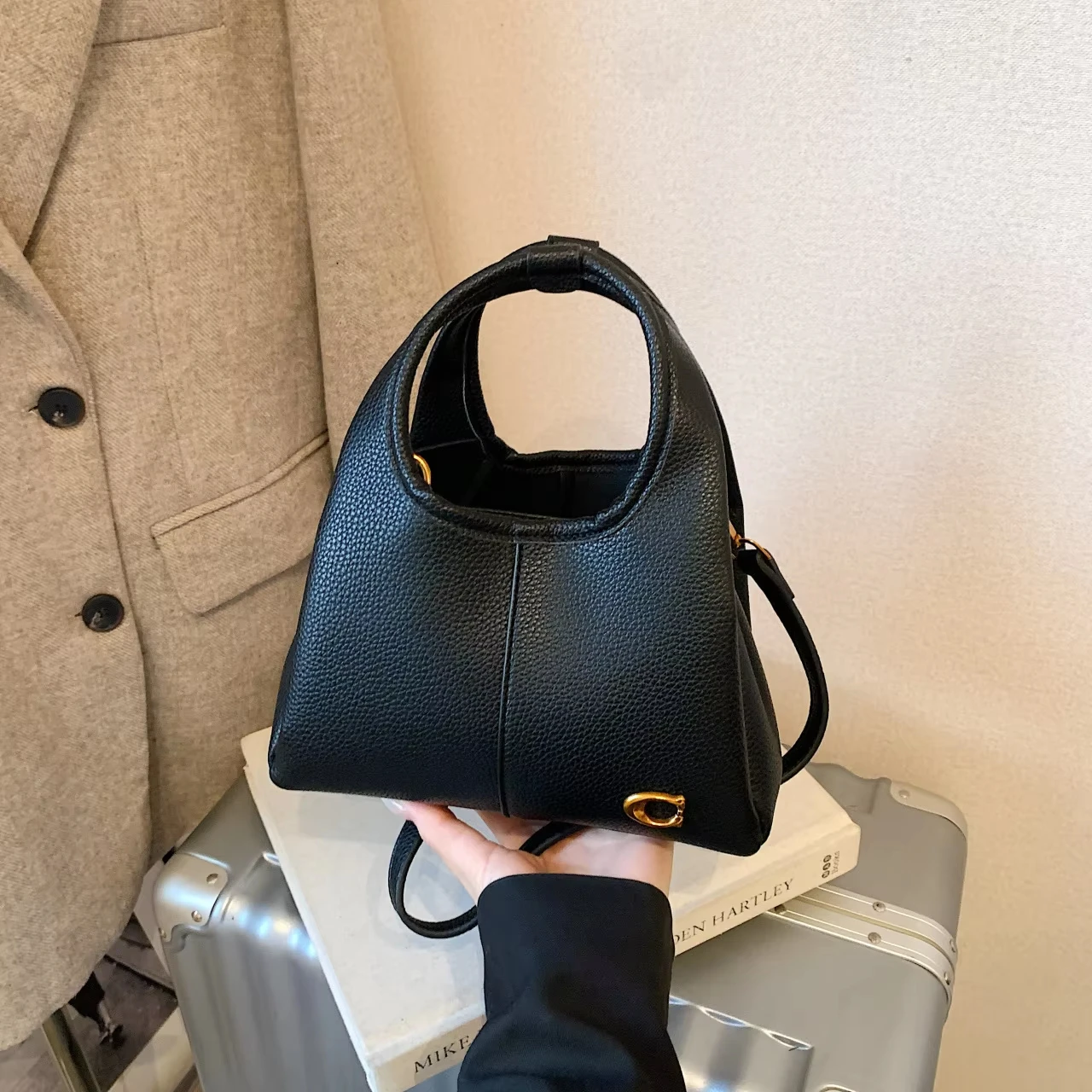Mini Black PU Leather Tote Bag For Women Elegant Small Capacity Shoulder Bag Adjustable Strap Crossbody Bag Casual Daily Handbag