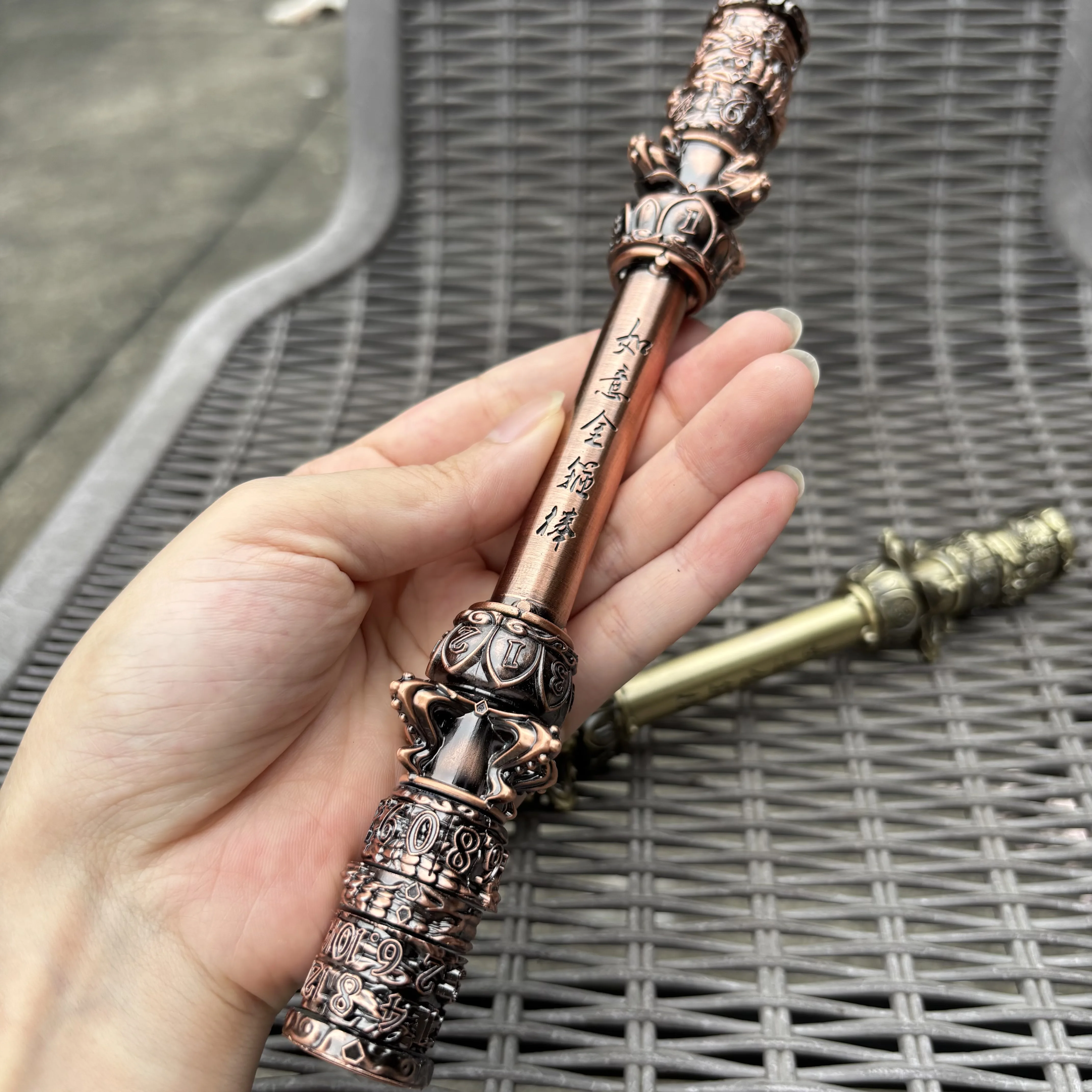 Golden Cudgel EDC 골든 후프 피젯 스피너는 성인 스트레스 요소 선물을 완화합니다. 금속 손가락 장난감