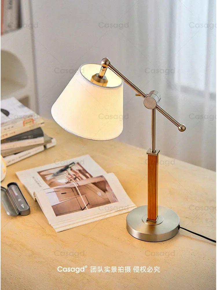 Vintage solid wood desk lamp designer with rocker arm desktop decoration high-end retro Bauhaus bedroom bedside ambient light