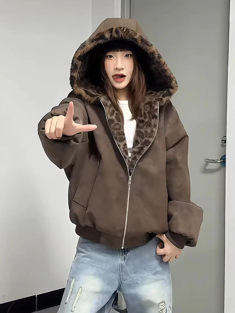 سترة سترة بنية ثينيد مزدوجة الجوانب منقوشة بنقشة الفهد للرجال والنساء معطف شتوي دافئ بقلنسوة مناسب نقي...