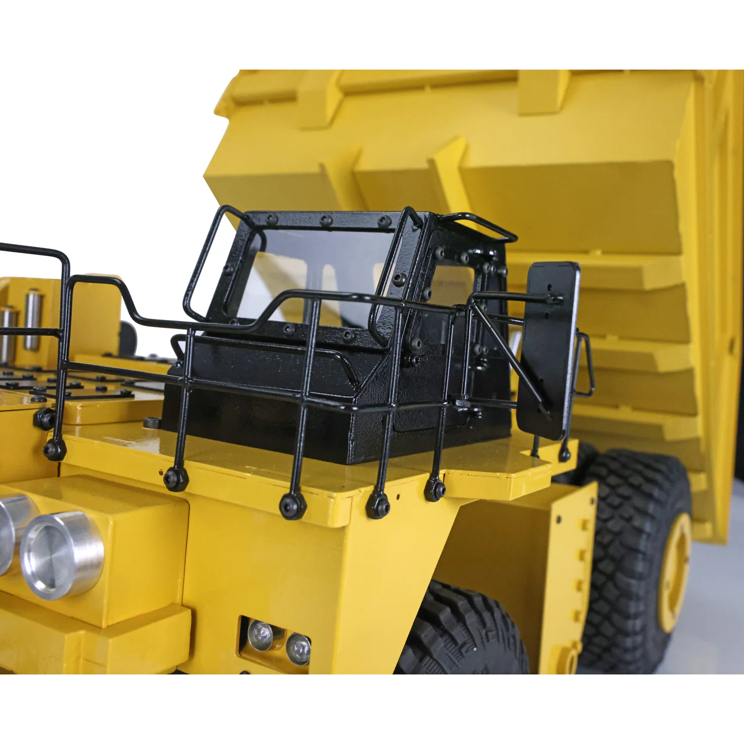 793D RC Hydraulic 1/20 Mine Truck Metal Dumper Painted Yellow Assembled Model Car Radio Light System Warning Sound Toy TH20436