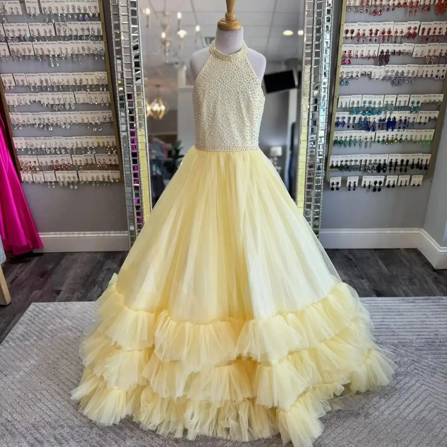 ที่กําหนดเองสีเหลืองอ่อนชุดสาวดอกไม้สําหรับงานแต่งงานT Ulleไข่มุกฉัตรG Orgeousเด็กวันเกิดพรรคชุดศีลมหาสนิทครั้งแรก