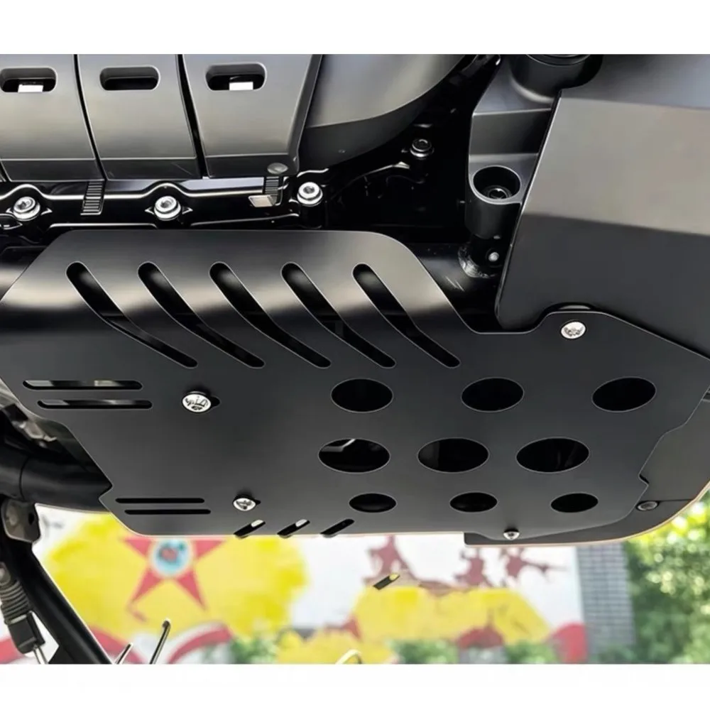 For Voge CU625 / AMT 2025-2026-2027 Engine Protection Board retro Lower Diffuser Metal Protective Plate Chassis Decorative Cover