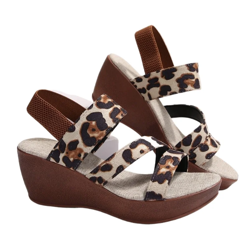 2024 Gorąca wyprzedaż Buty dla kobiet Elastyczne sandały damskie Letnie sandały z odkrytymi palcami Leopard Print Outdoor Casual Platform Wedge