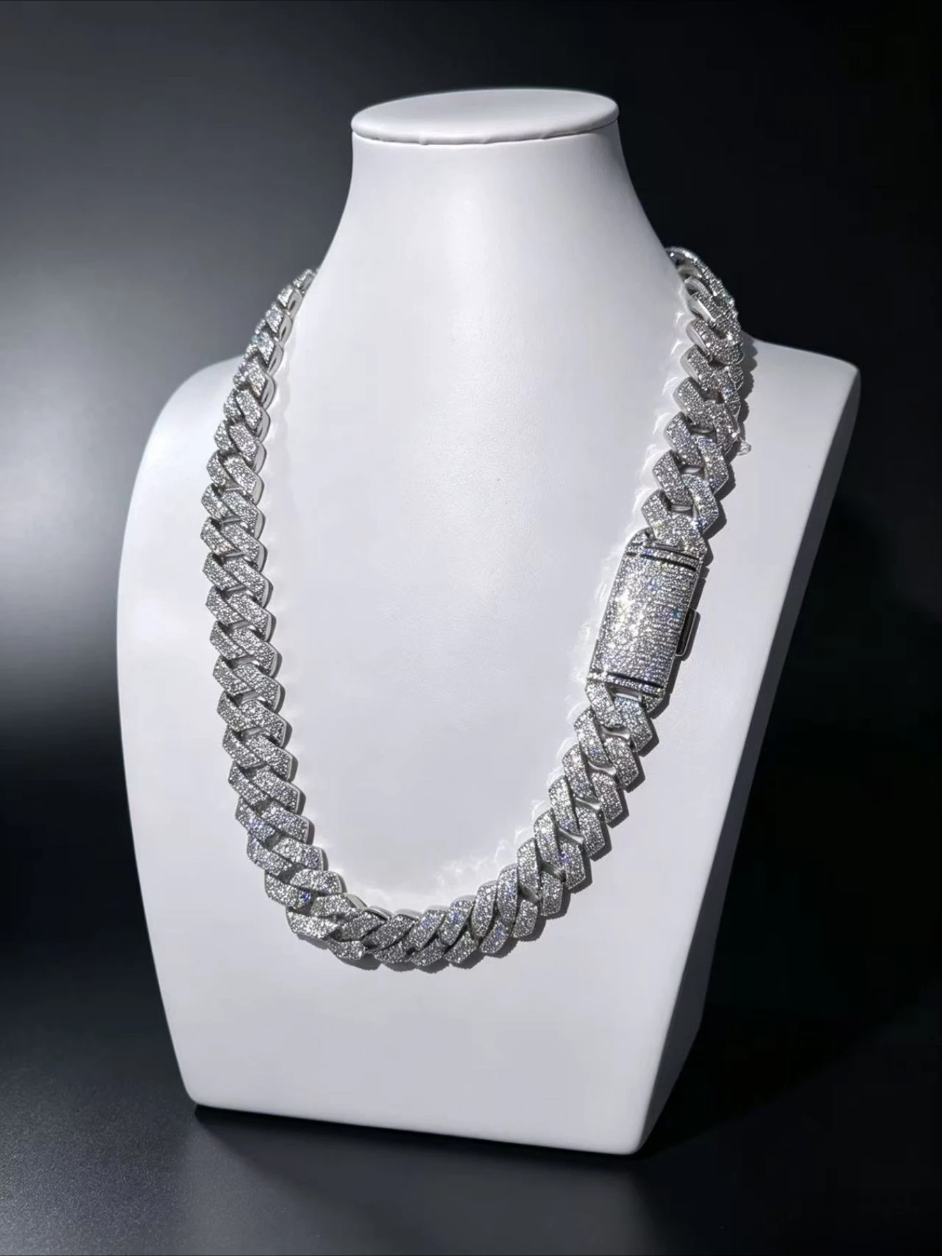 4rows of diamonds shining Cuban necklaces, 20mm popular wearing size, hip-hop luxury positioning design,party appearance style