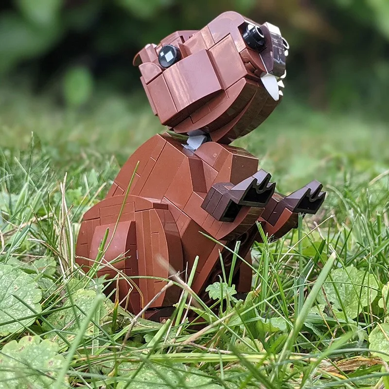 Capybara MOC Building Blocks, Chill Rodent Animal with Orange Slices, Cute Nature DIY Toy for Kids Gift